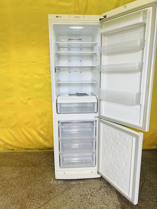 Двухкамерный холодильник Samsung Inverter, NoFrost