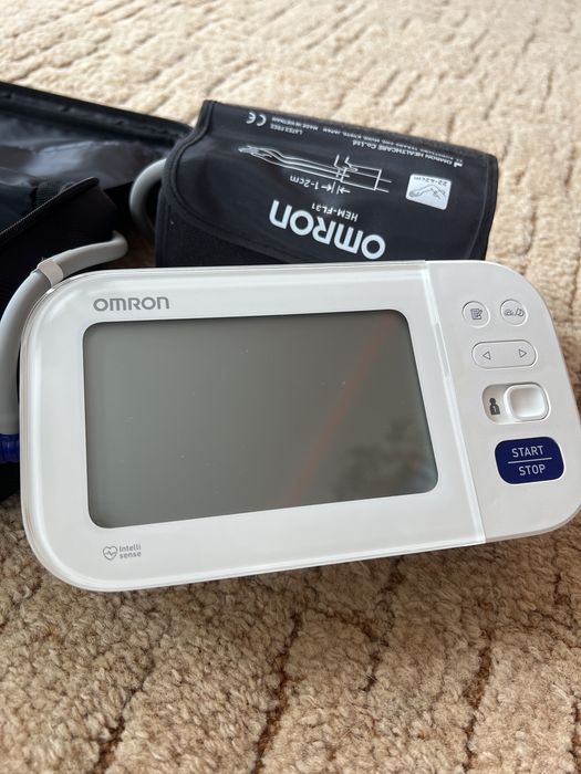 Тонометр Omron M6 Comfort