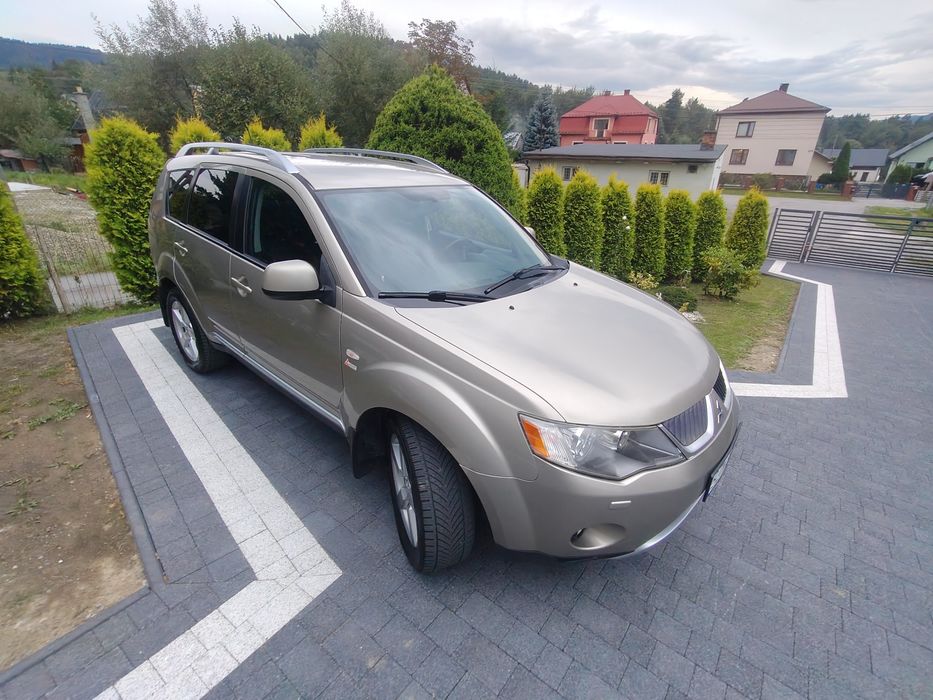 Mitsubishi Outlander II 2.0 TDI 170KM • 7-osobowy • 4x4