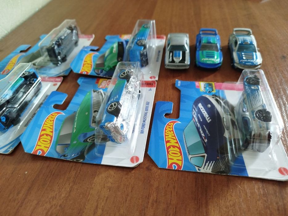 Машинки Hot Wheels Falken