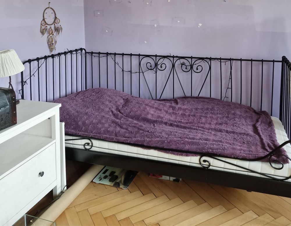 Łóżko młodzieżowe ozdobne