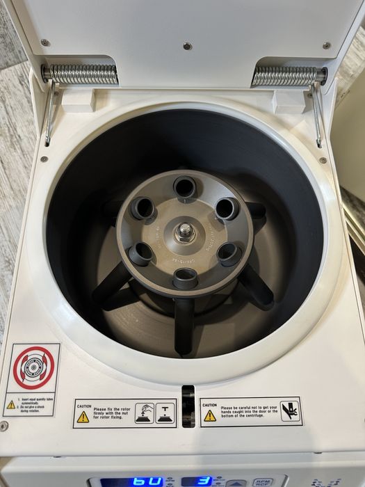 Центрифуга для лабораторных анализов и плазмолиятинга