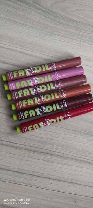 Помади, блиски L'Oréal Maybelline Revolution Pro