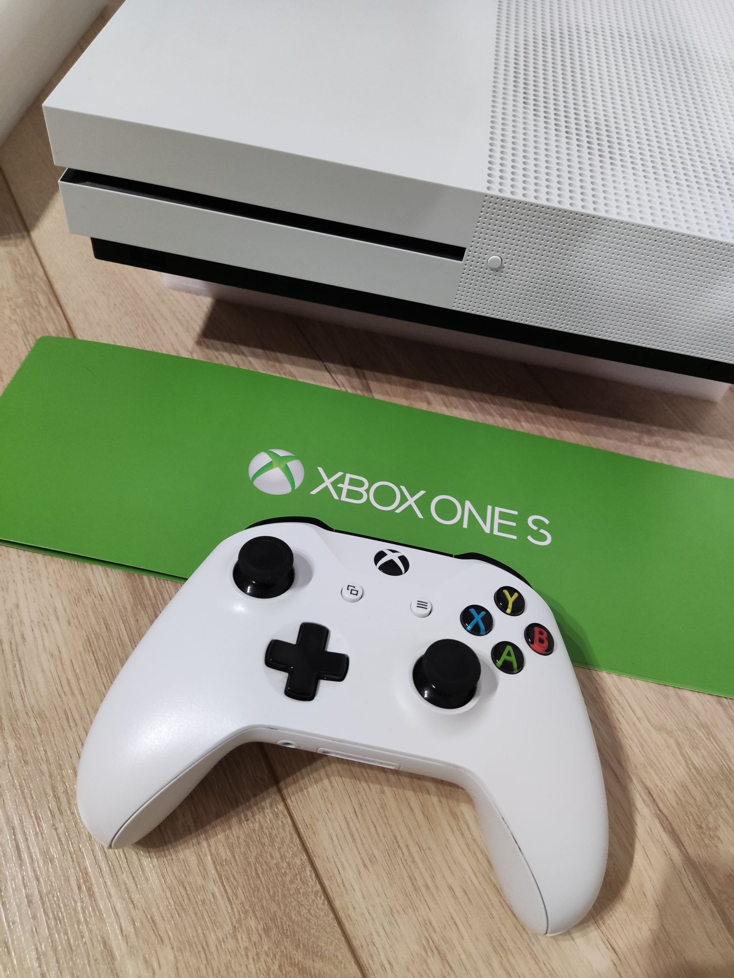 Xbox One S 4K HDR 500GB Konsola + Pad Okablowanie Forza Fifa