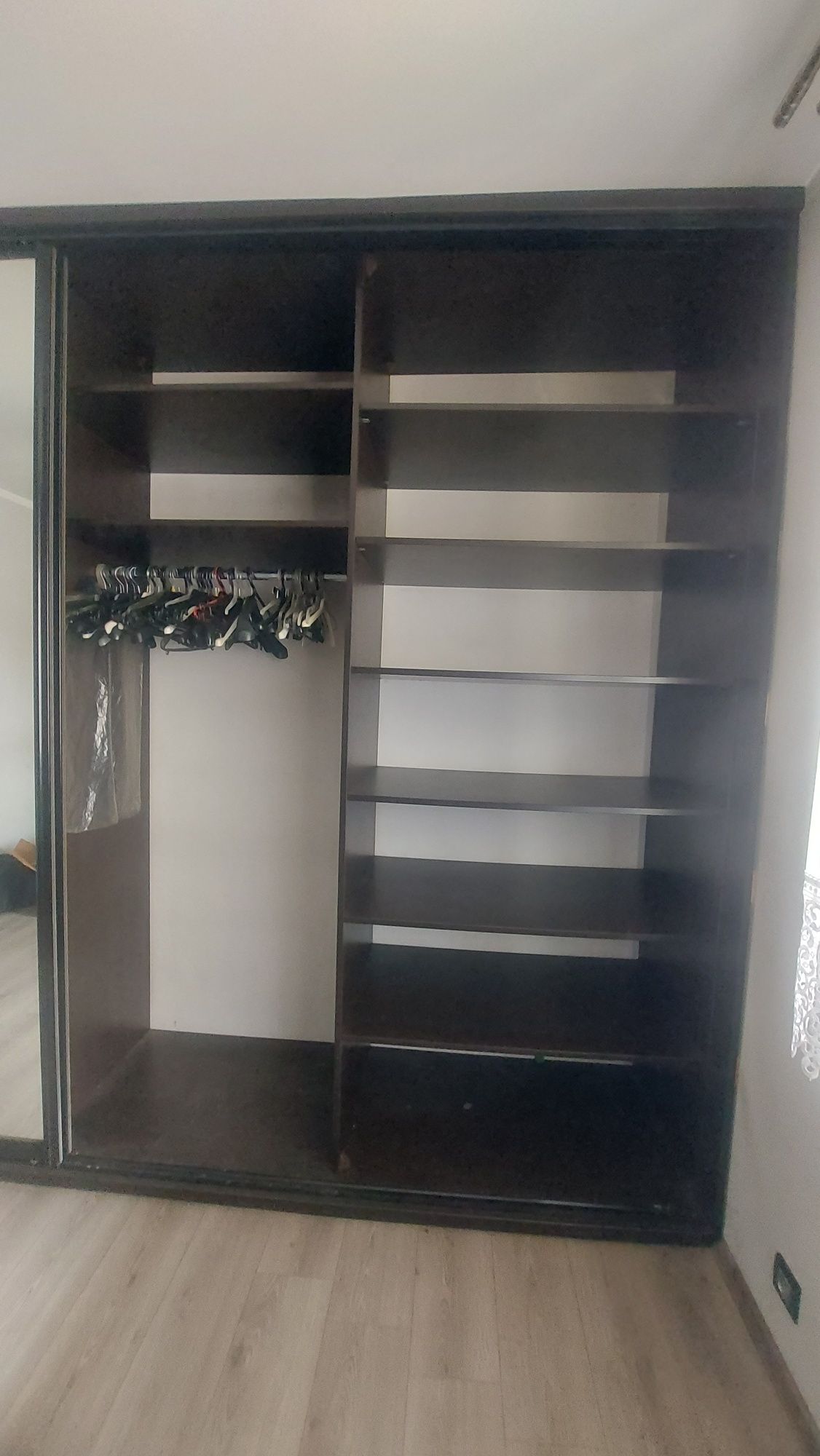 Czterodrzwiowa przesuwna duża szafa 3,83x2,57