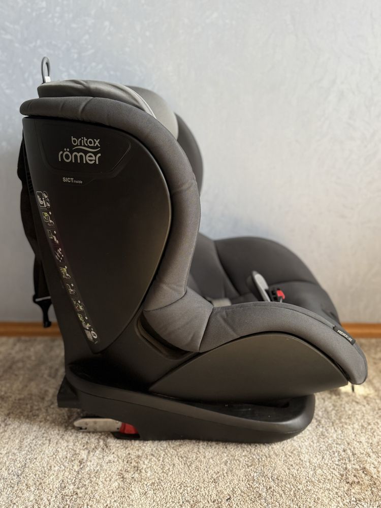 Автокрісло Britax-Romer TriFix2 i-Size Storm Grey