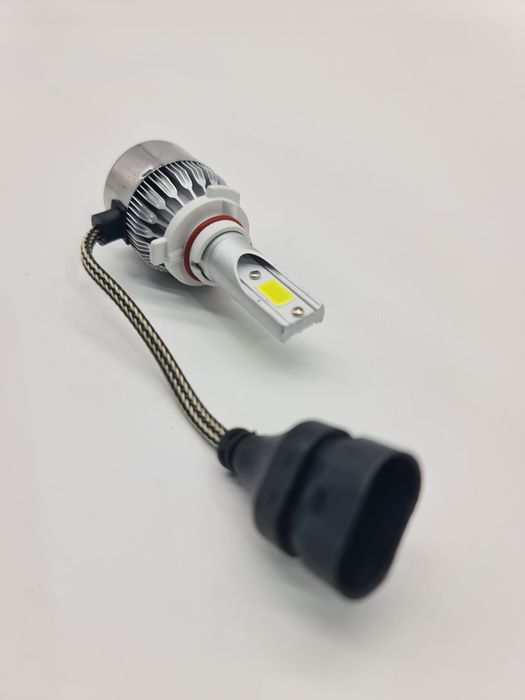 Lâmpada LED para carro C6 HB4 nova
