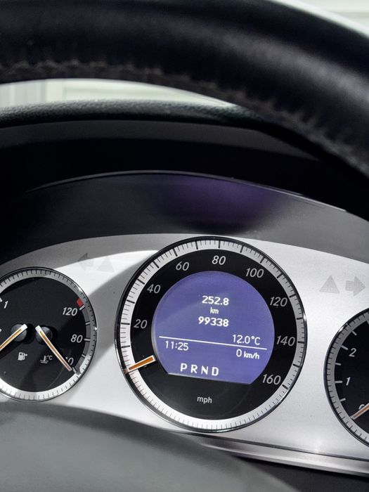 Мерседес с300 99350км, 2 власники.