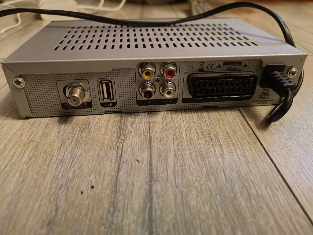 tuner satelitarny Opticum X10. Telewizja na karte