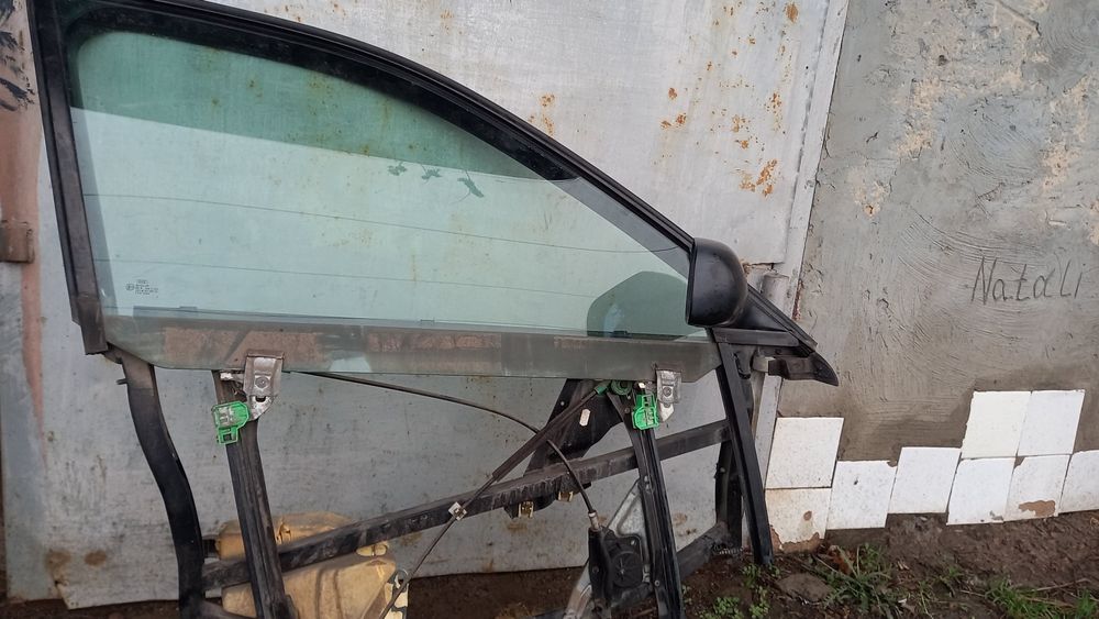 Audi 100 с4 двері передні праві