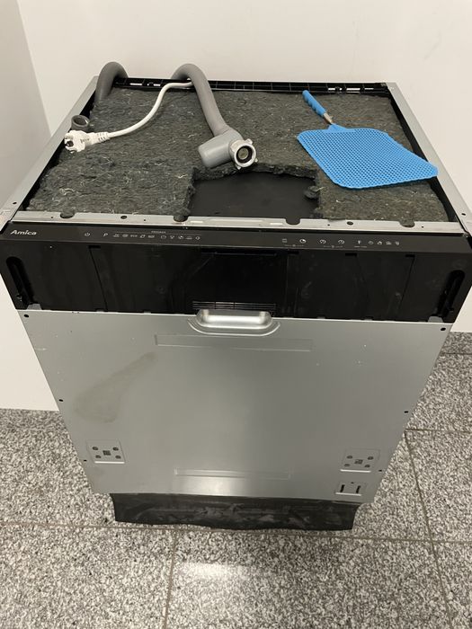 Sprzedam zmywarke Amika 2,5 roku z uszkodzonym panelem sterowania