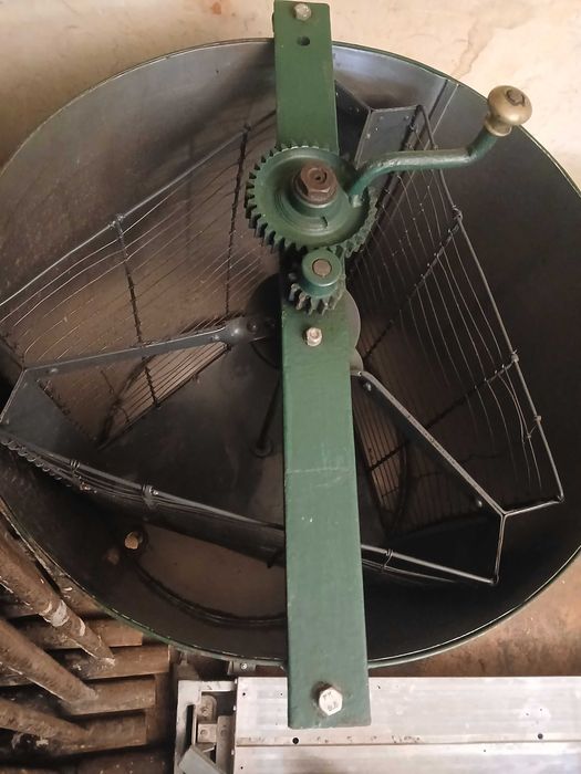 Miodarka - wirówka do miodu