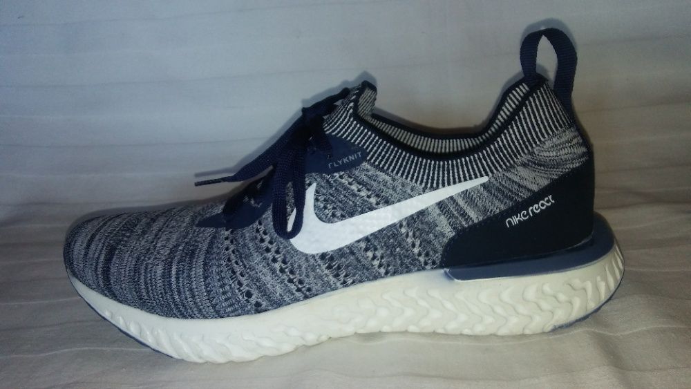 Nike react flyknit roz. 41, dł.wkł.26,5- super stan