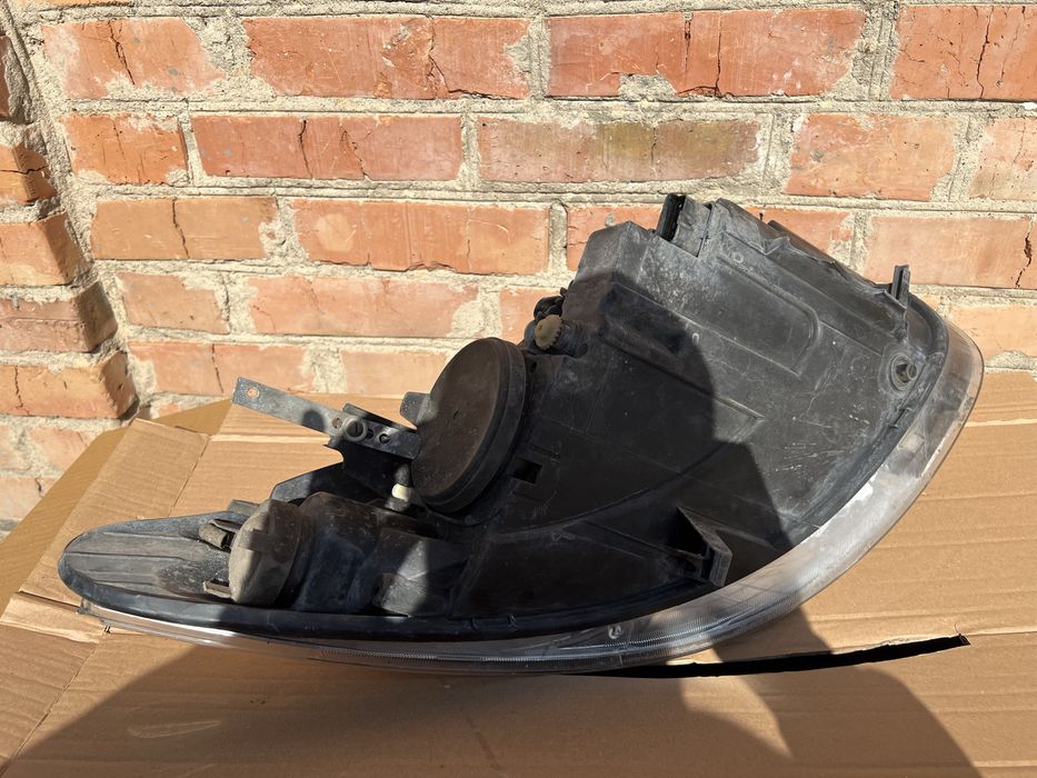 Фара лівв на рено Флюренс