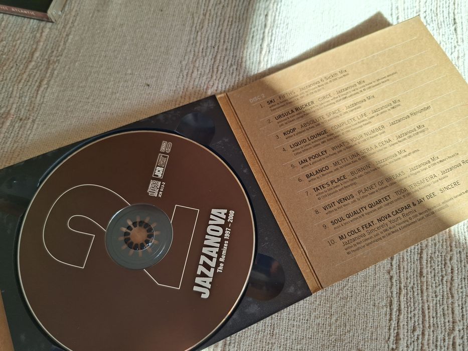 Três CDS originais por 12 euros  Kruder & Dorfmeister RAS  Jazzanova