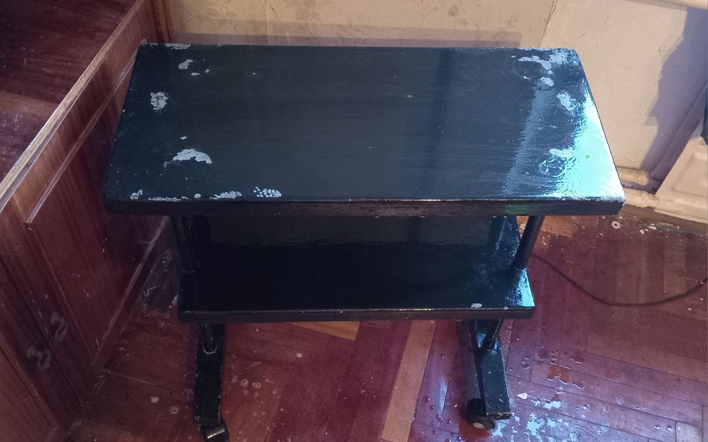 Тумбы под ТВ металлические