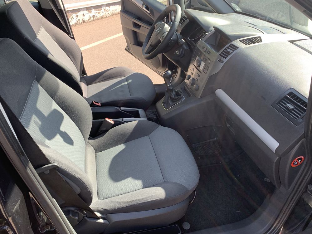 Продам OPEL Zafira 1.8