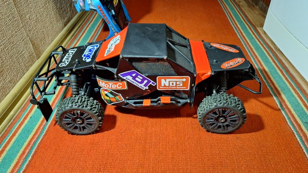 Taem Associated SC8.2e 1/8 шорт корс на радіоуправлінні
Short Couurse