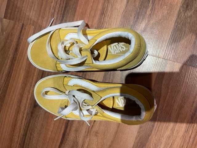 Tenis Vans de Criança amarelos super giros