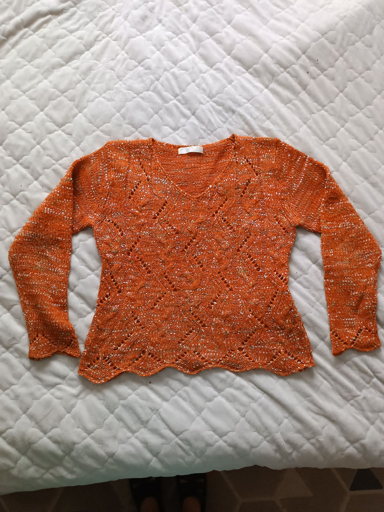Sweter z ażurowymi elementami M