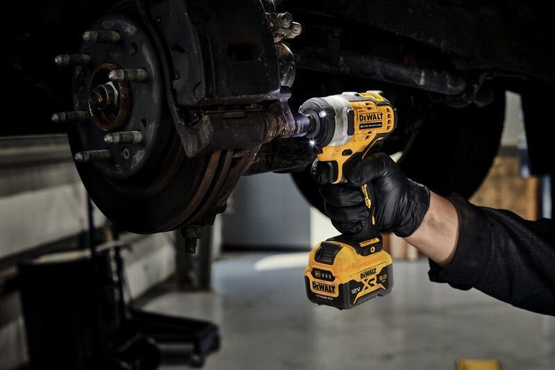 Klucz Udarowy 3/8' Xr 12V 2*5.0Ah Tstak Dewalt Dw Dcf903P2