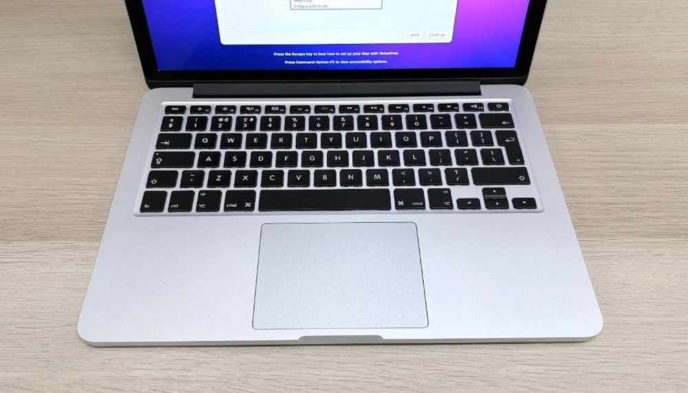 MacBook Pro 13" Retina 2015 i5 8GB 256GB SSD com Final Cut Pro e Offic