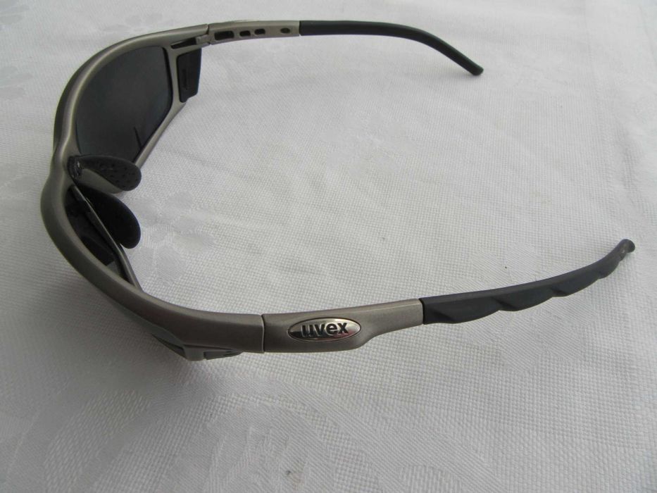 "UVEX" - Óculos escuros/Ciclista - Pouco uso - Bom estado