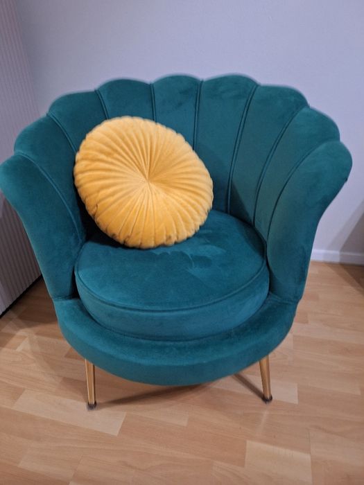 Krzeslo muszelka welurowy butelkowa zieleń