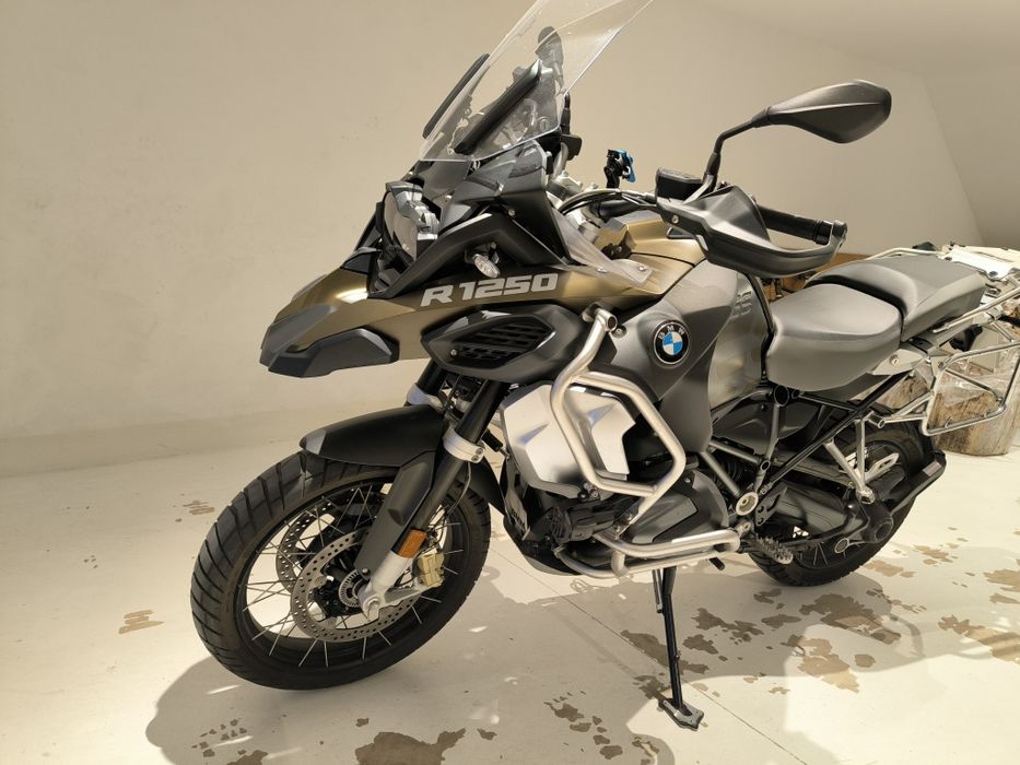 BMW 1250 GSA Adventure com muito material extra