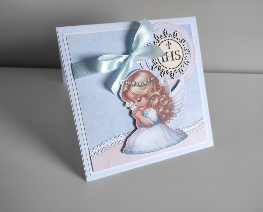 Kartka ręcznie robiona na Komunię Świętą z dziewczynką-aniołkiem