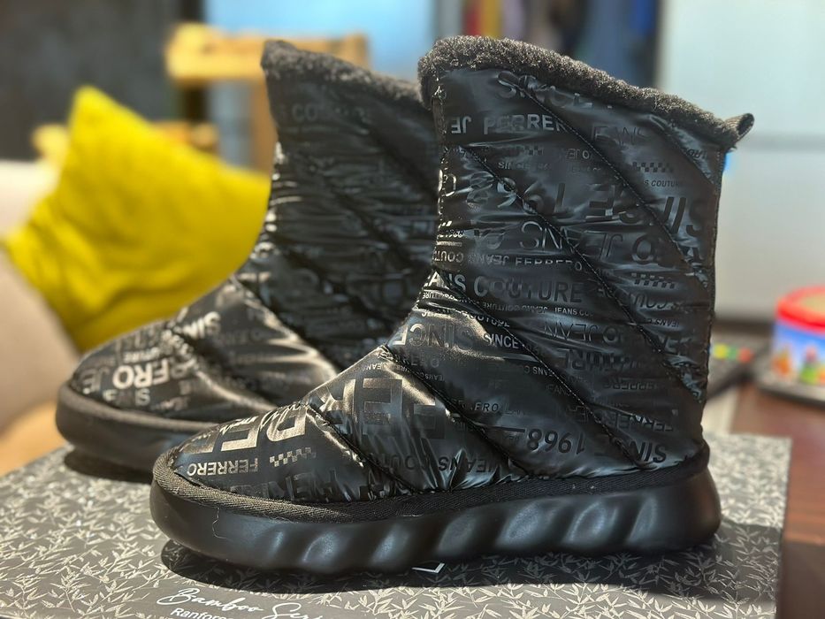 Сапожки жіночі,уггі