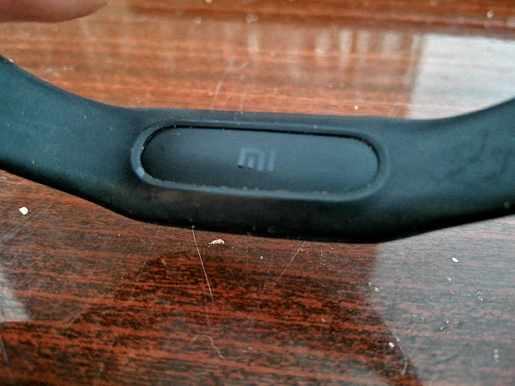 Продам фитнес браслет MI