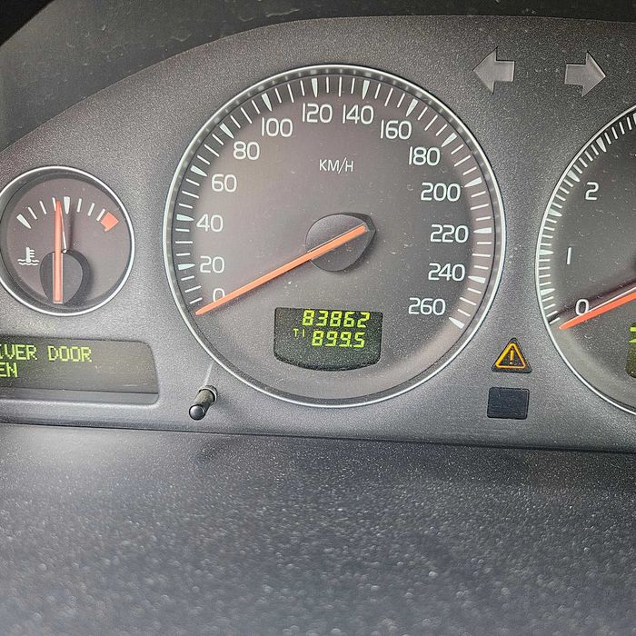 VOLVO XC90  83000km !!!