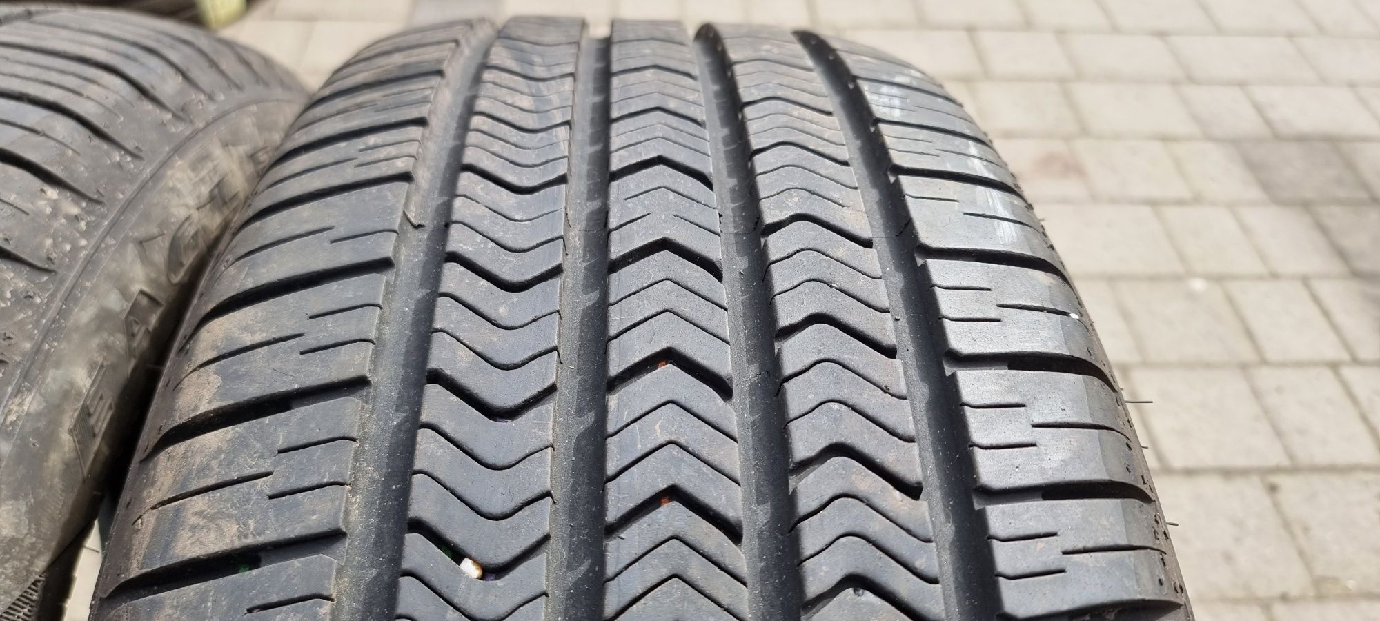 225/50/18 Opony wielosezonowe Goodyear Eagle Sport Run Flat 2szt