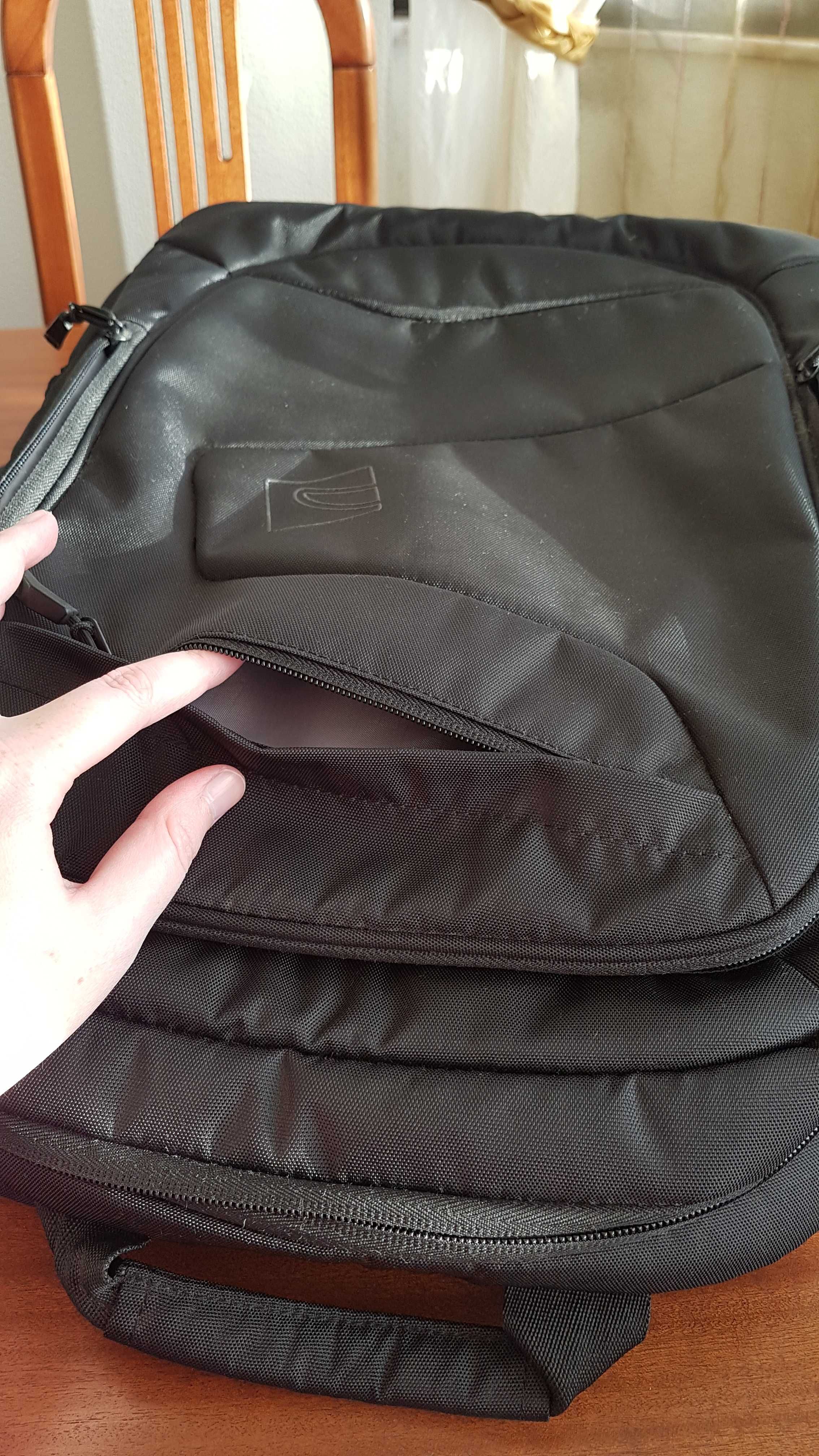 Mochila Tucano Preta 17''
