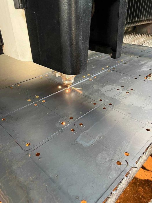 Обробка листового металу, фрезер, лазер, гибка, підготовка файлів.