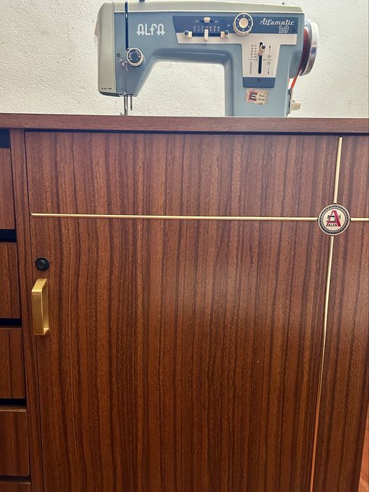 Máquina costura Alfa 109
