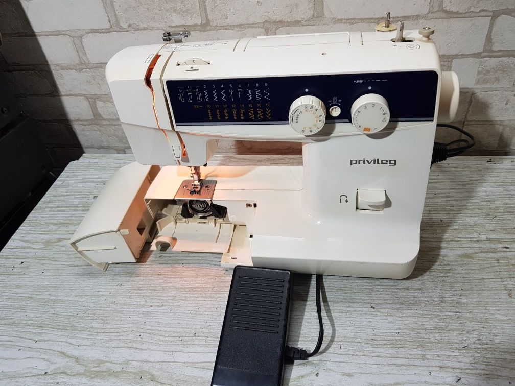 Швейна/швейная машинка Privileg M120/Singer 8 б/у з Німеччини з