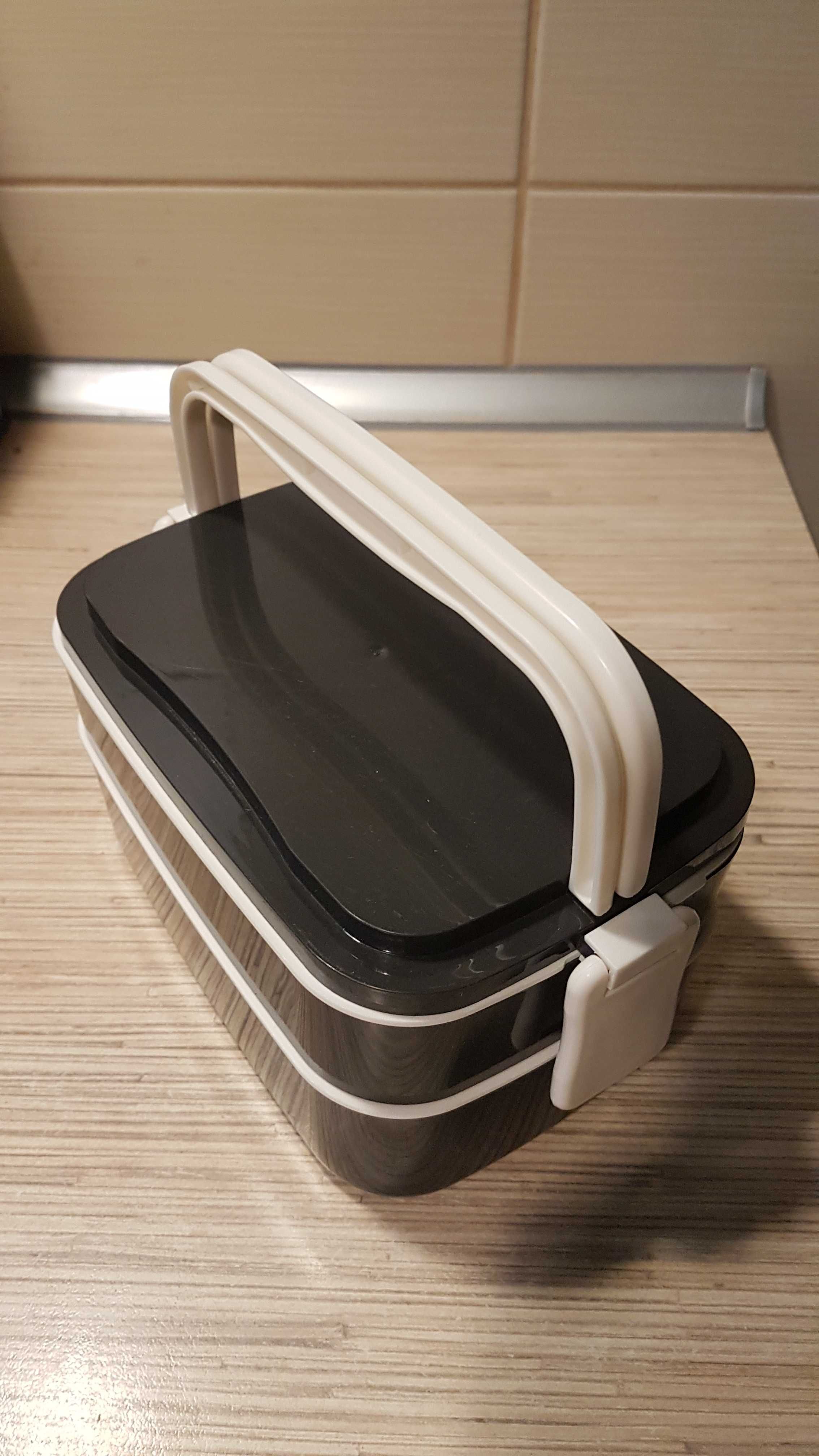 Lunchbox, IKEA, Flotting, pojemnik, kuferek, dwa poziomy