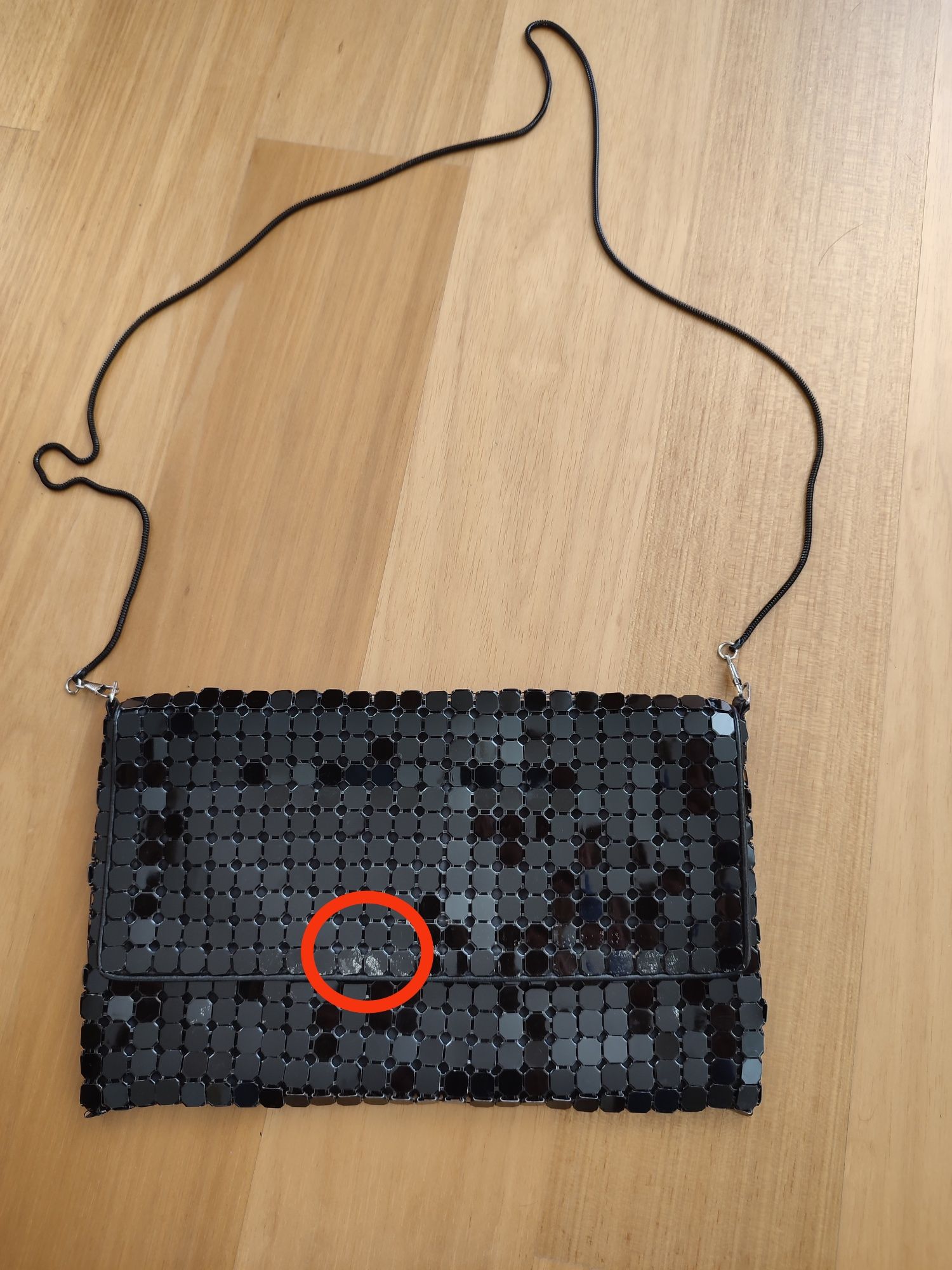Pochete preta brilhante Parfois