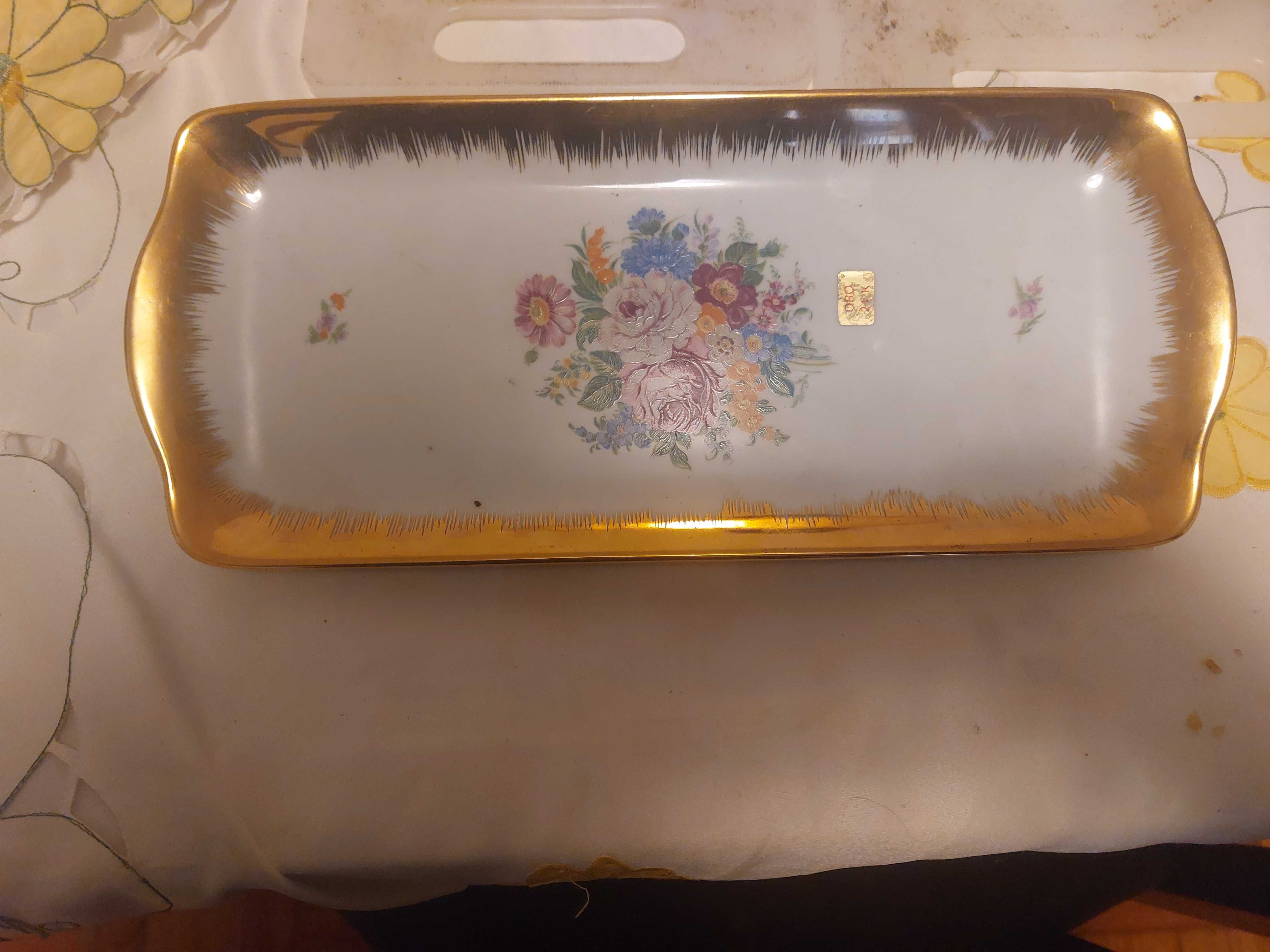 travessa e jarra decorada à mão