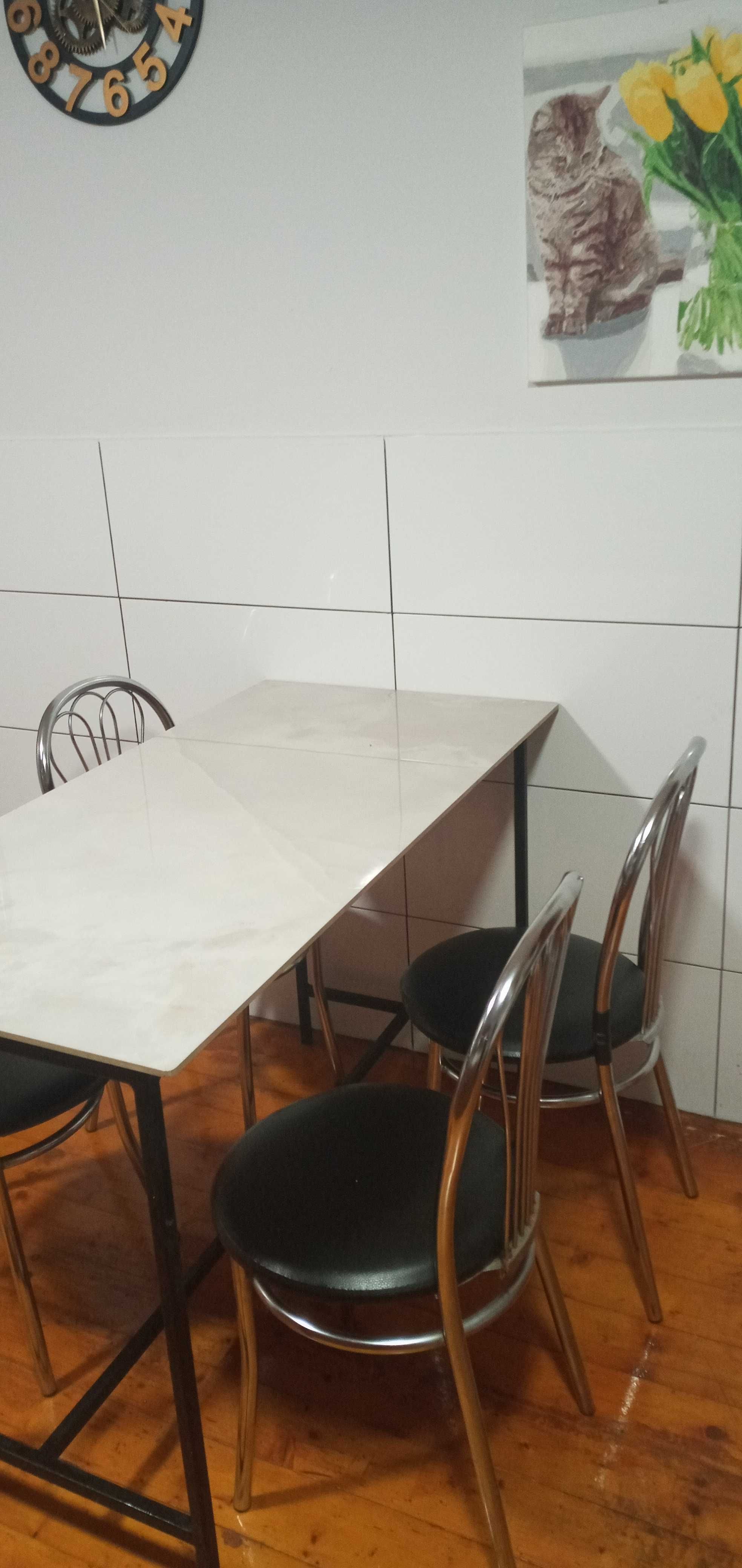 Керамічні кухонні столи