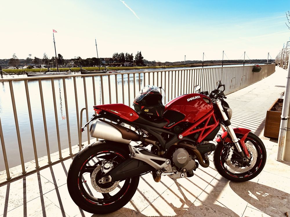 Ducati Monster 696