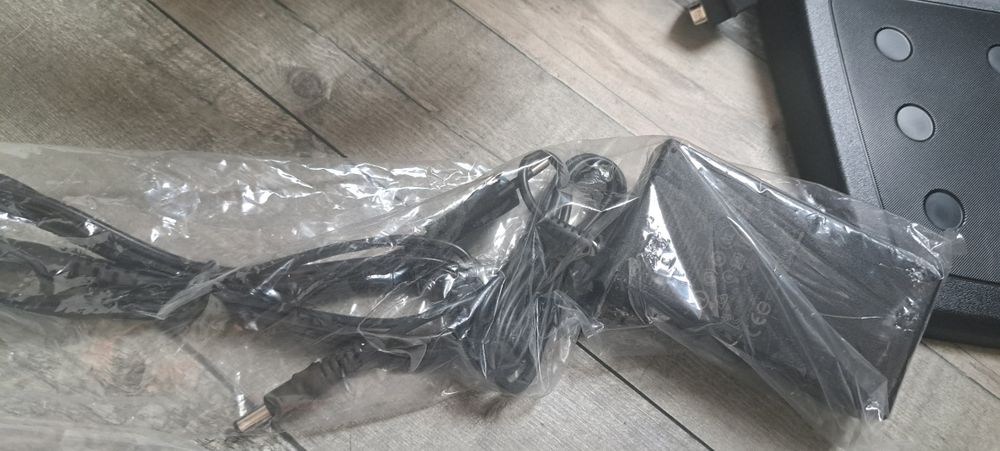 Kierownica z pedałami do Xbox model G920