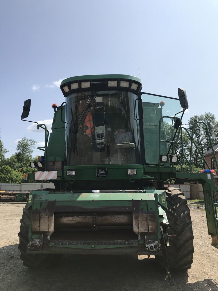 Комбайн зернозбиральний John Deere CTS