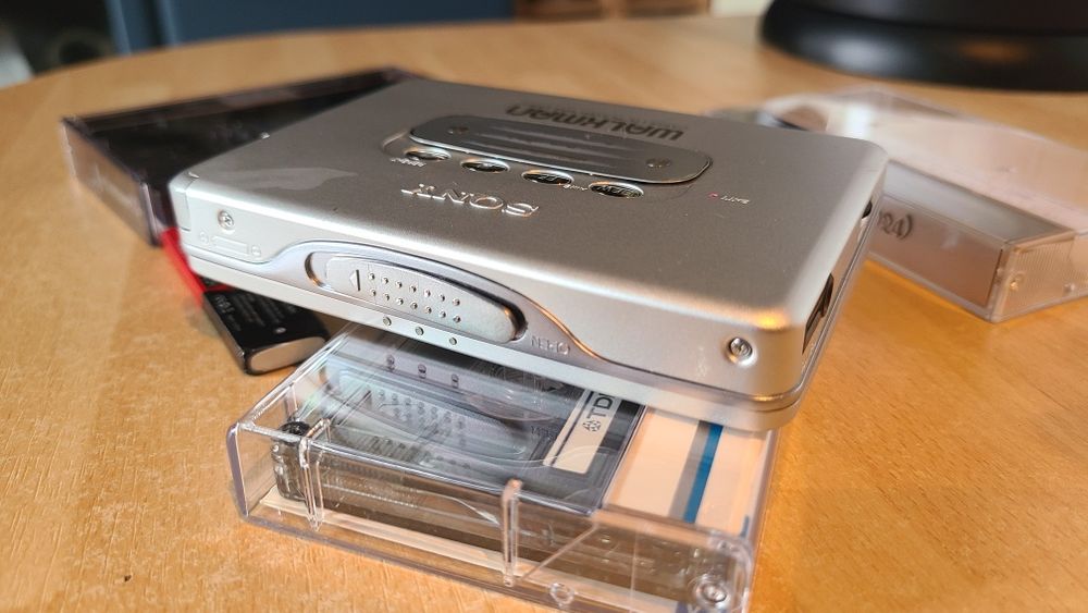Кассетный плеер SONY Walkman WM-EX811 Made in Japan Звучание, Видео