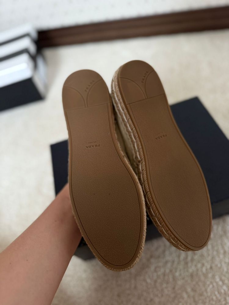 Еспадрильї Prada