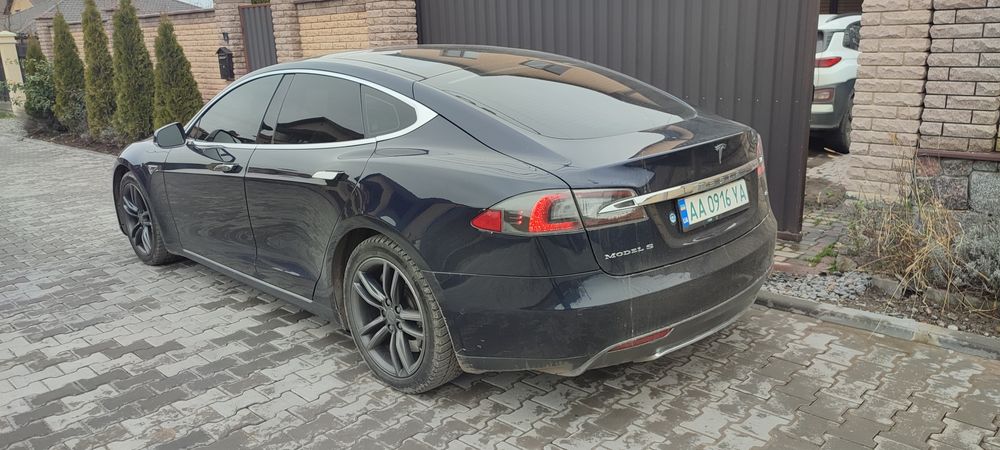 Продам Tеслу S 2014рік,ОБМІН