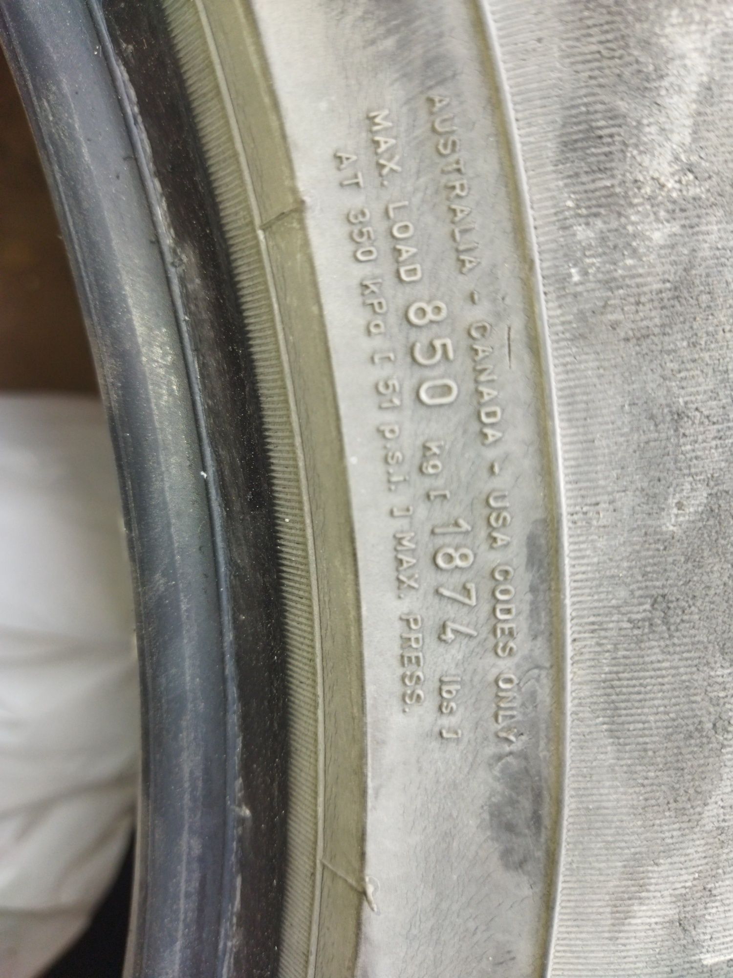 Продам шини Pirelli Scorpion 245/50 R20 всесезон