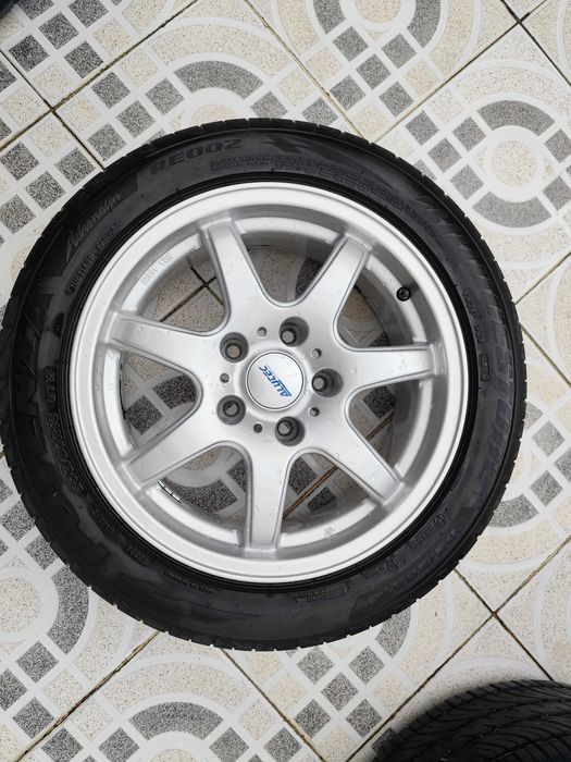 Conjunto de 4 Jantes 16 Alutec com pneus 205/50 R16 semi novos.